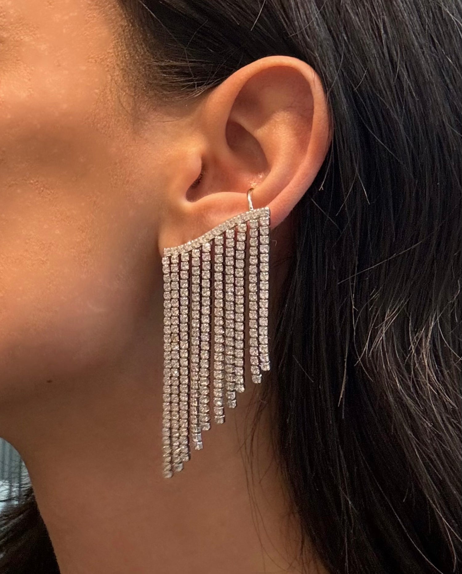 Mono orecchino con zirconi in argento 925