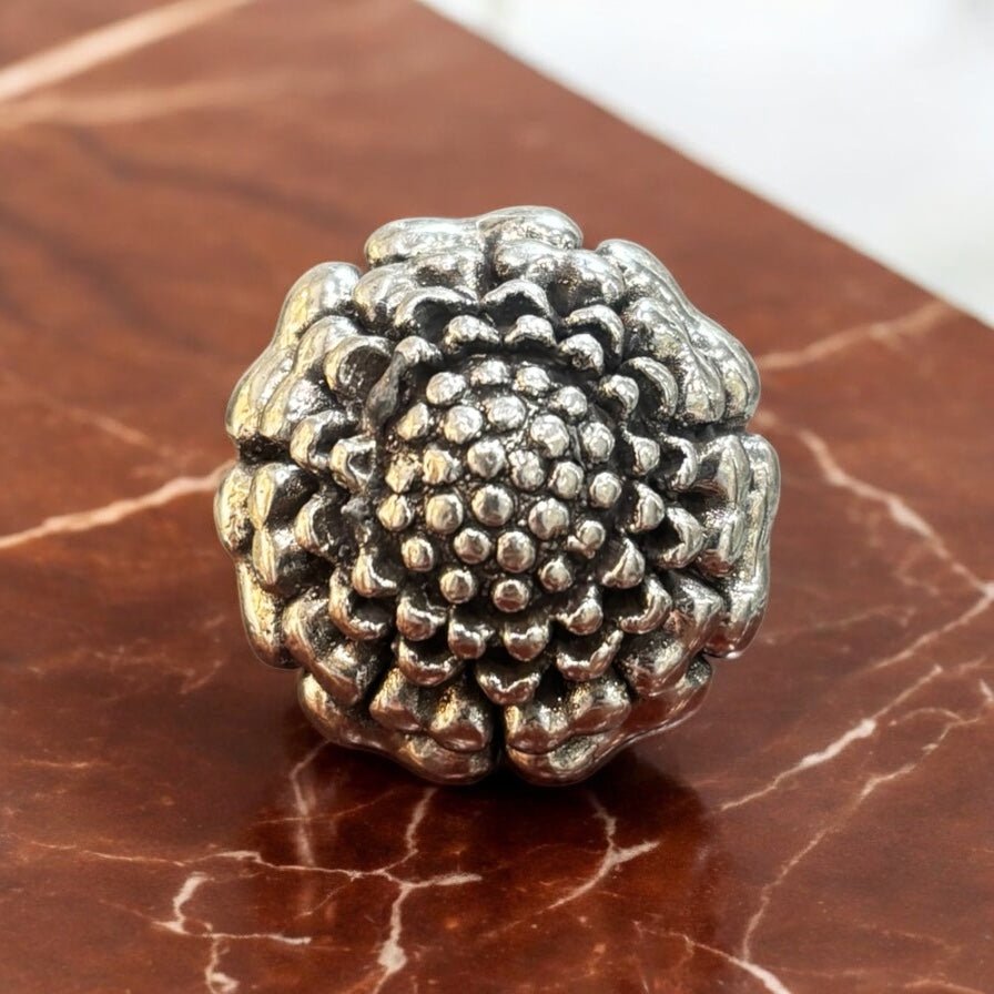 Anello fiore bombato Big in argento 925 - SIddharta