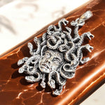 Ciondolo Medusa in argento 925 - SIddharta