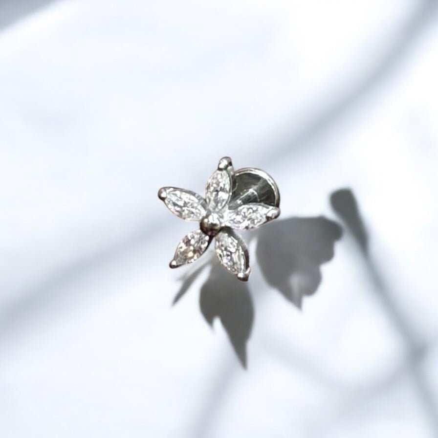 Piercing fiore in acciaio inossidabile - SIddharta