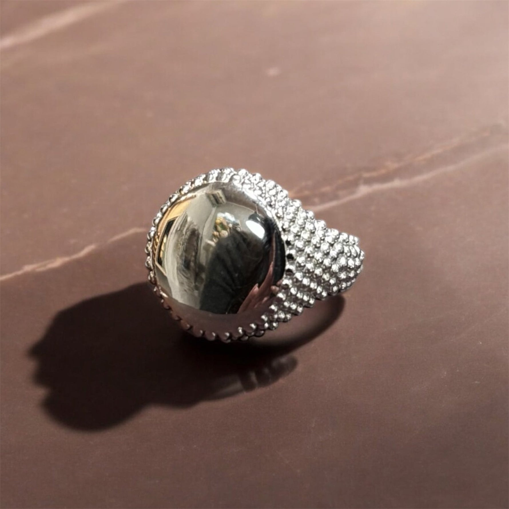 Anello chevalier in argento 925 puntinato ai lati - SIddharta