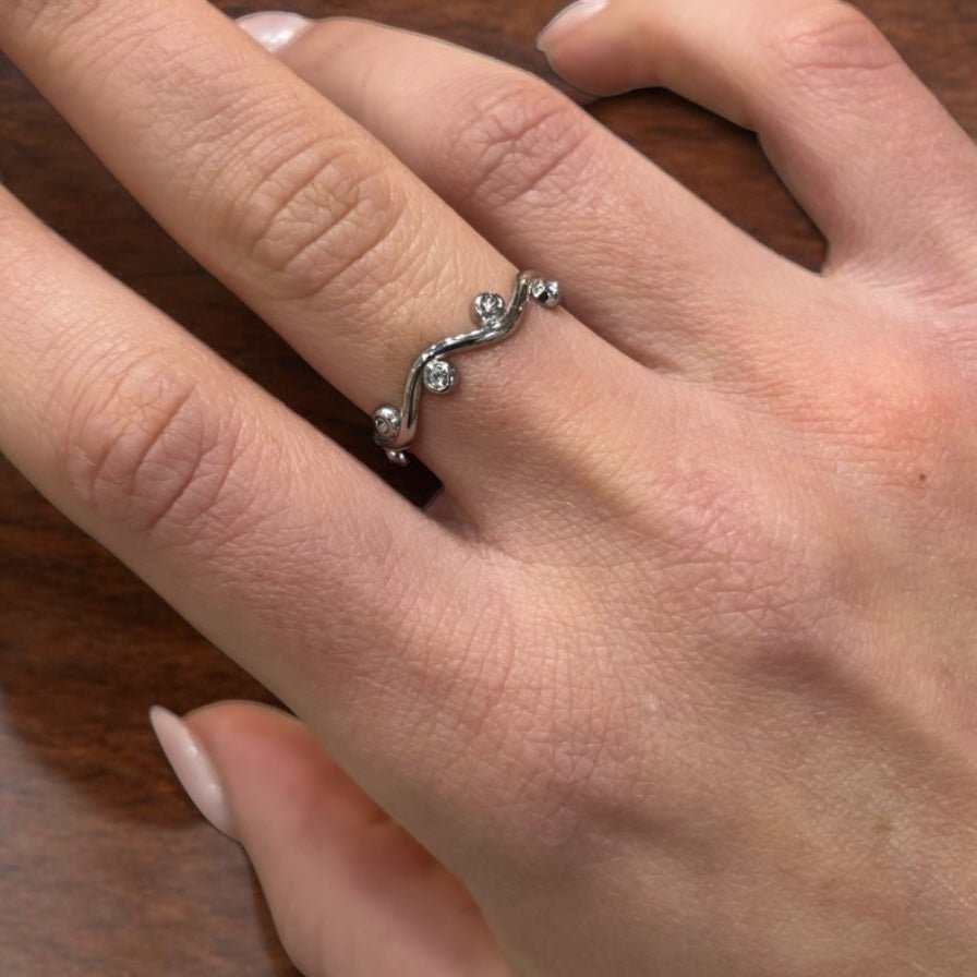 Anello con zirconi in acciaio inossidabile - SIddharta