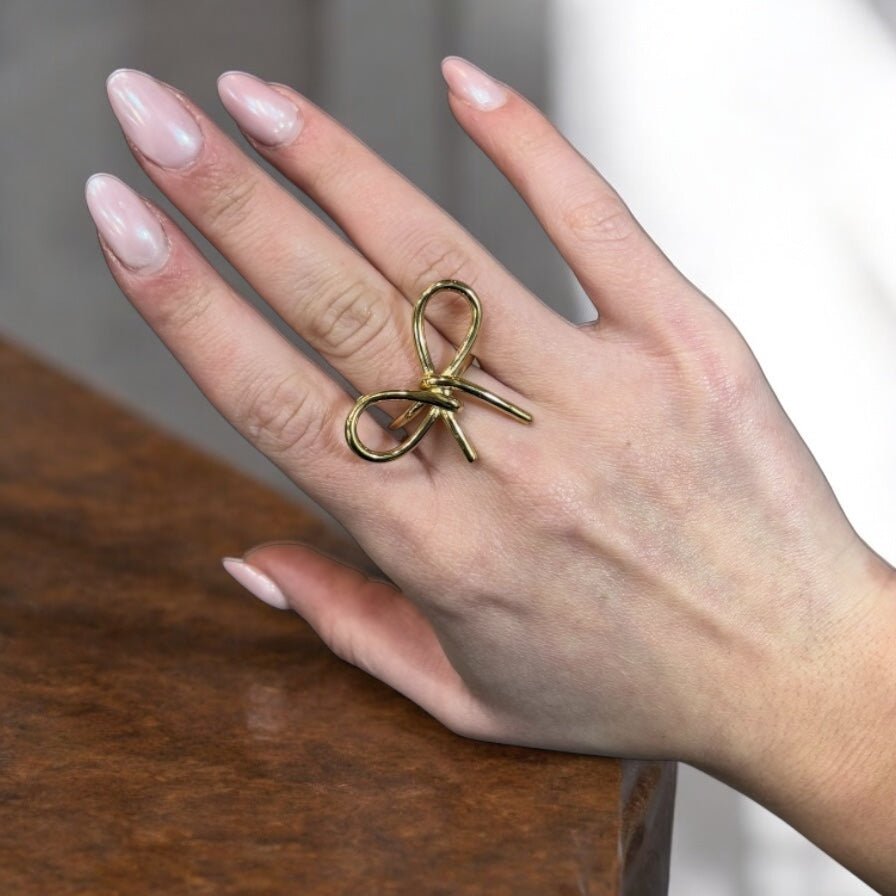 Anello fiocco big oro in acciaio inossidabile - SIddharta