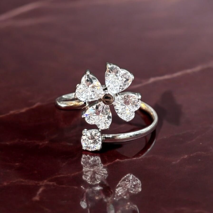 Anello quadrifoglio con zirconi in acciaio inossidabile - SIddharta