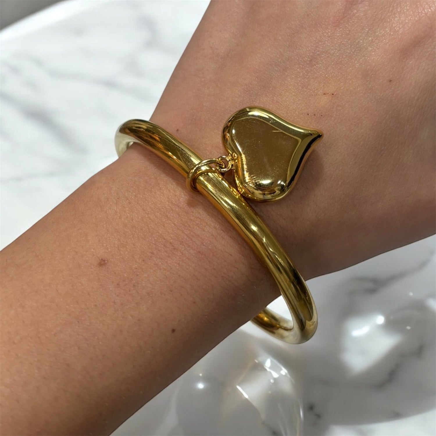 Bracciale rigido con cuore dorato in acciaio inossidabile - SIddharta