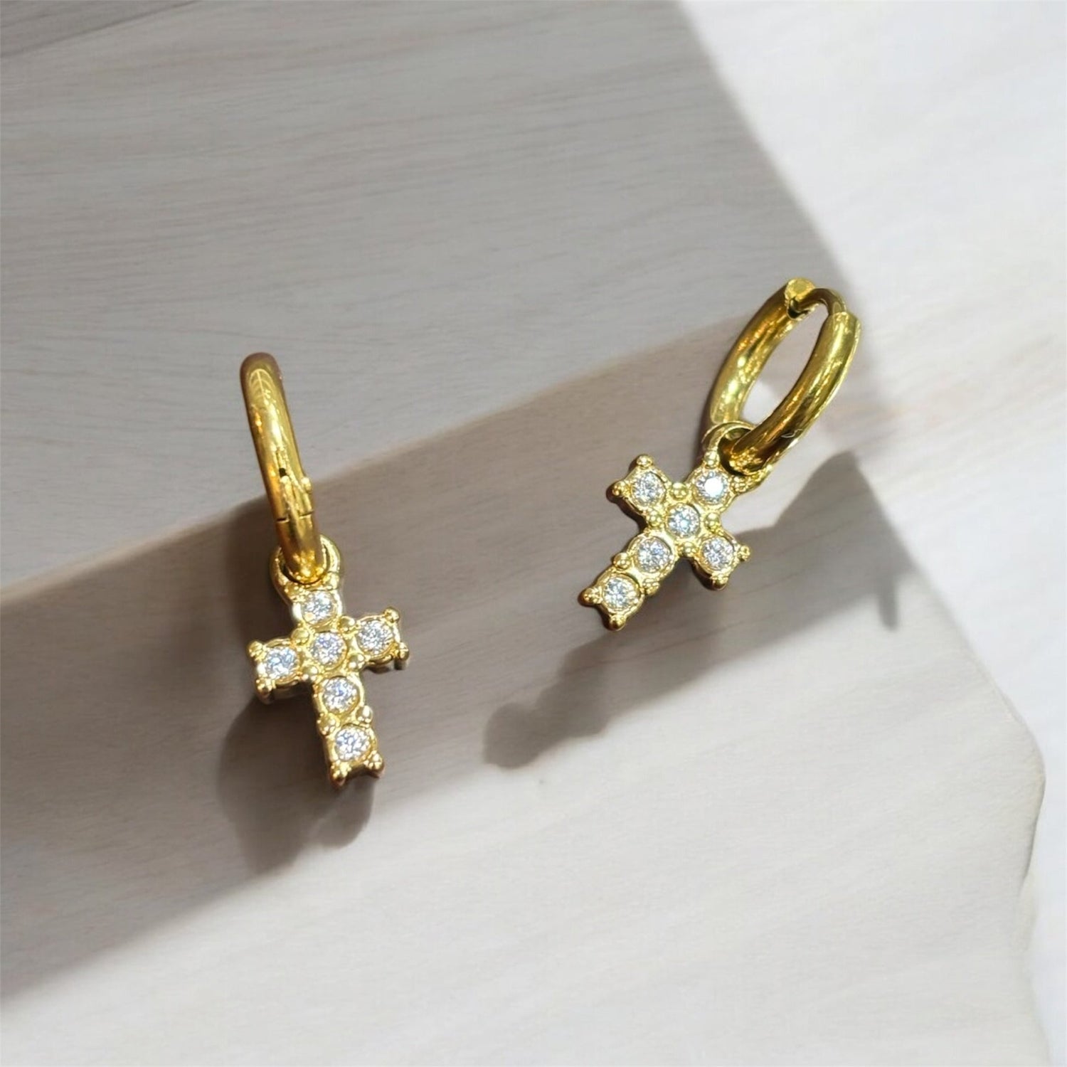 Cerchietti oro con croce pendente e zirconi in acciaio inossidabile - SIddharta