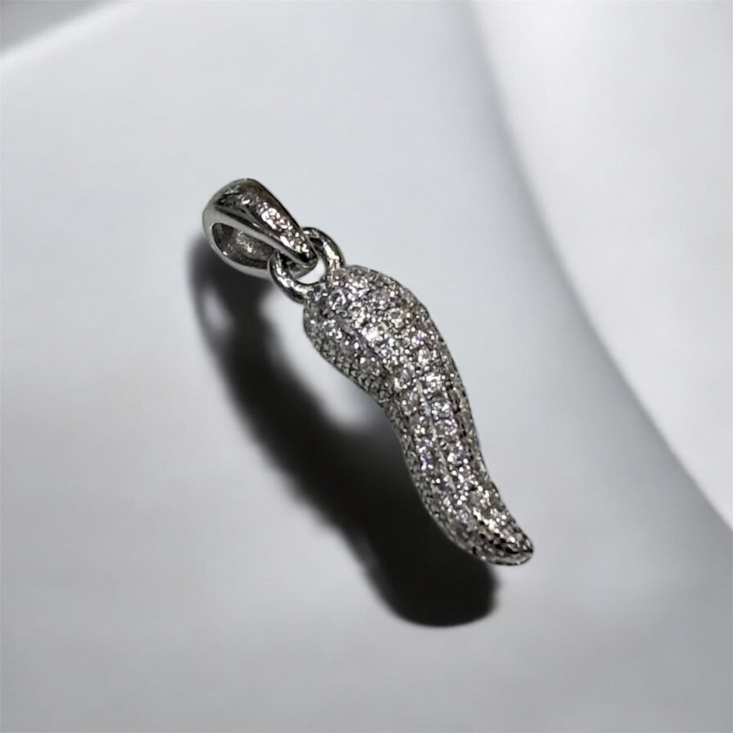 Ciondolo cornetto con zirconi in argento 925 - SIddharta