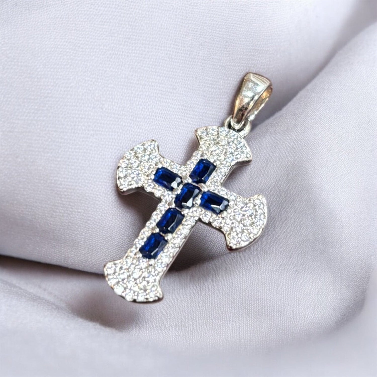 Ciondolo croce con zirconi blu in argento 925 - SIddharta