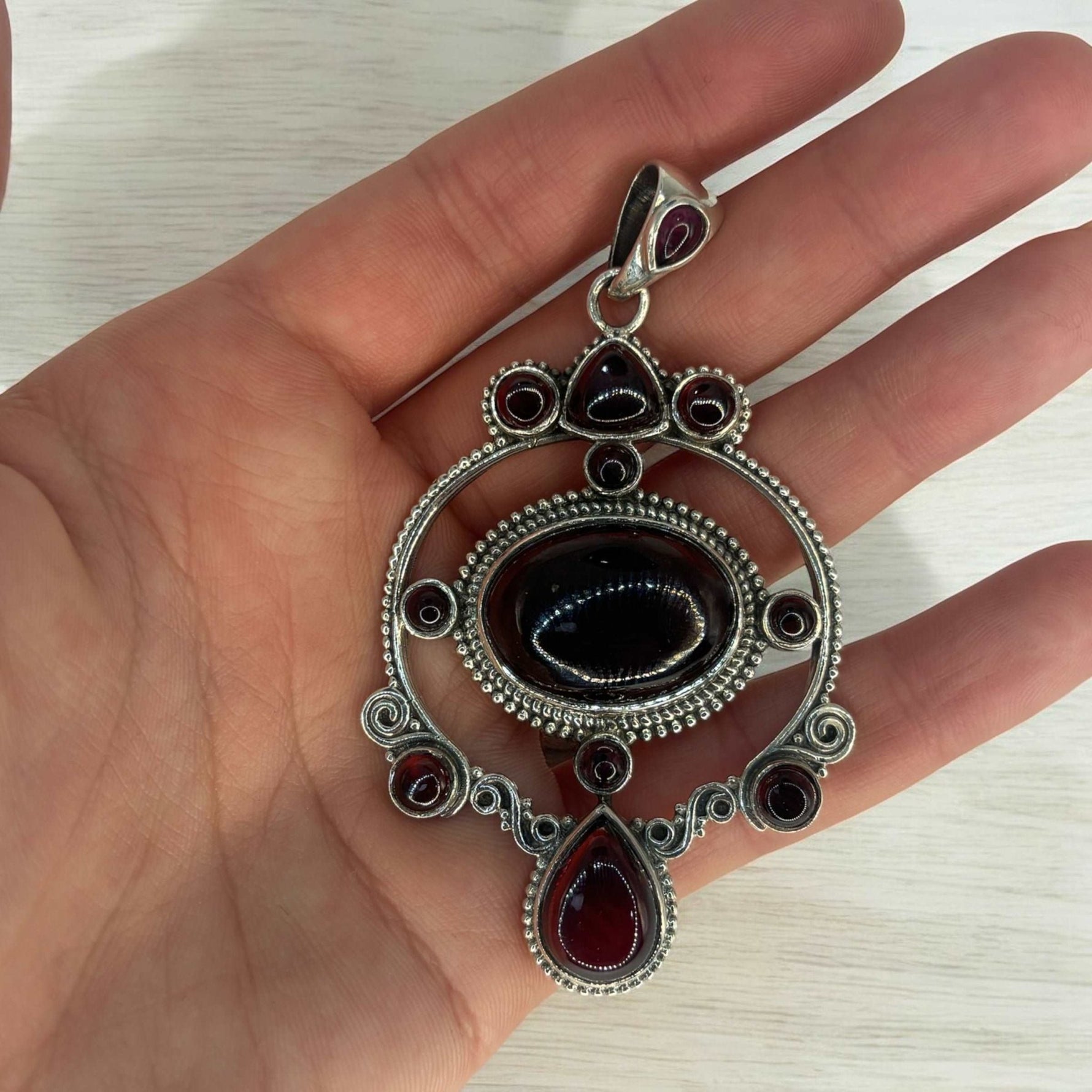 Ciondolo Granato in argento 925 - SIddharta