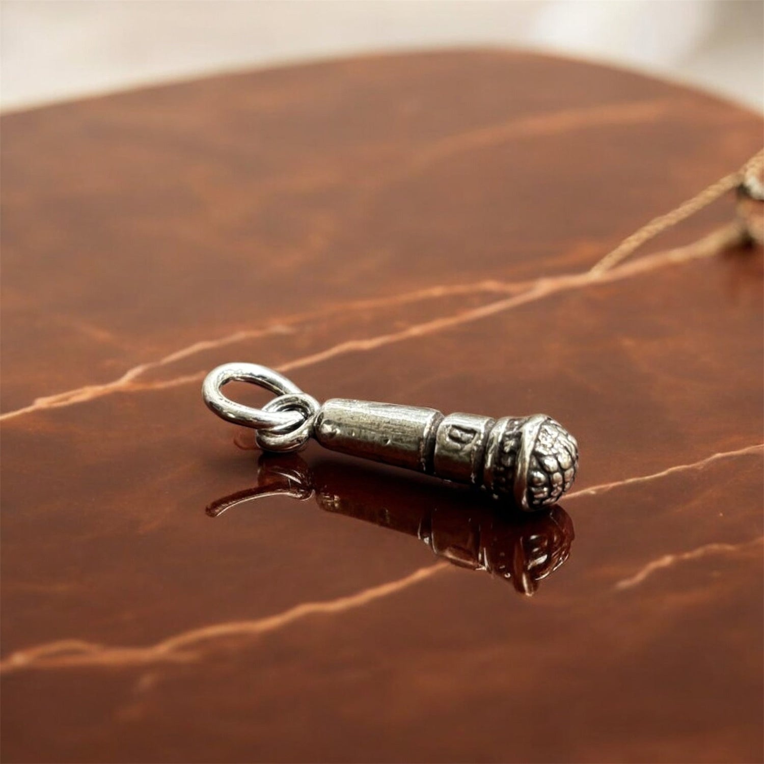 Ciondolo microfono in argento 925 - SIddharta