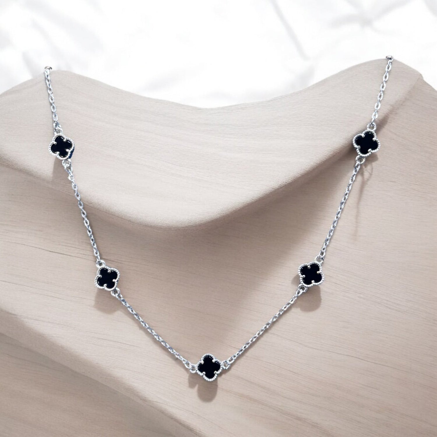 Collana 5 fiori onice in argento 925 - SIddharta