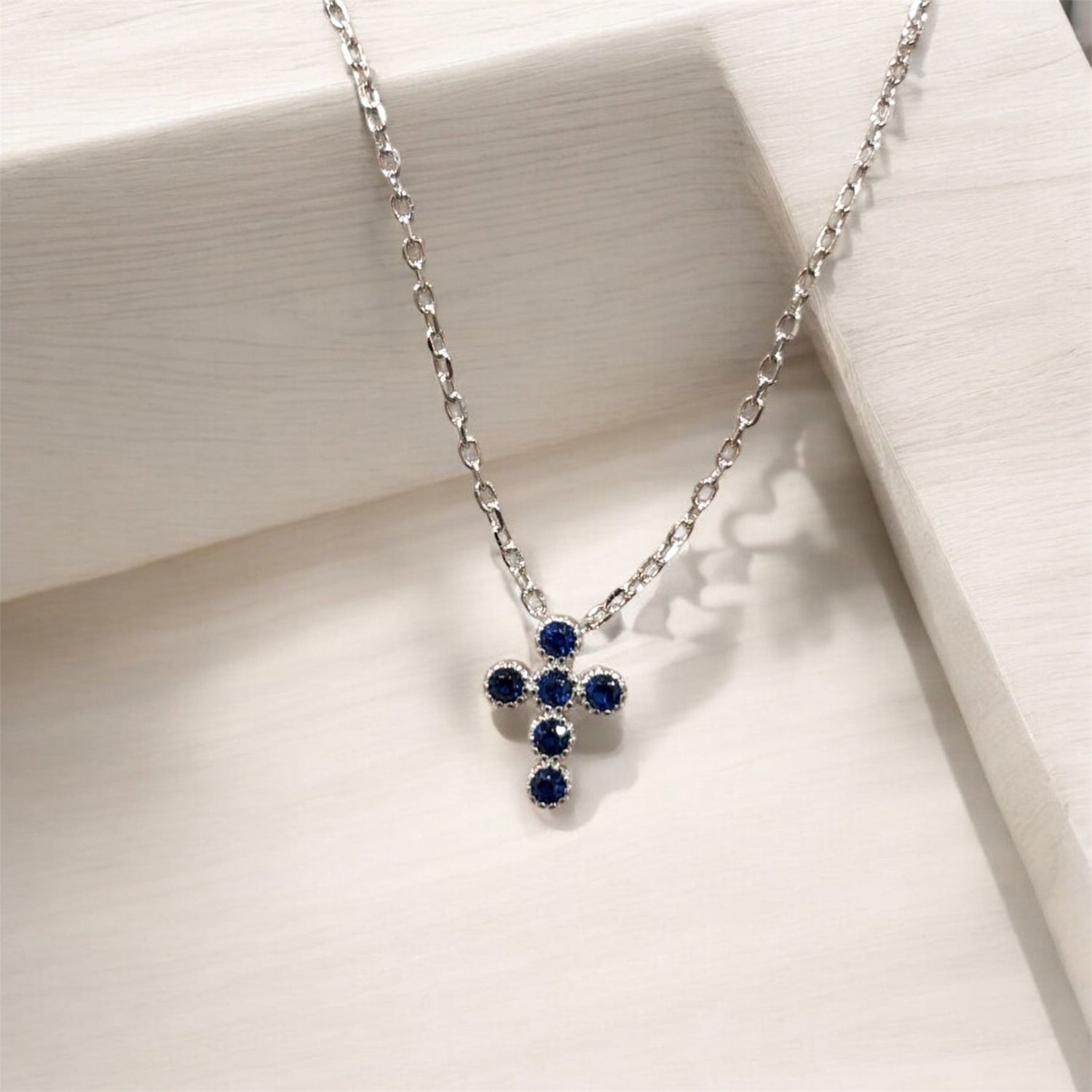 Collana croce con zirconi blu in argento 925 - SIddharta