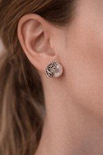 Orecchini a lobo in Argento 925 con Perla – Design Elegante e Raffinato - SIddharta