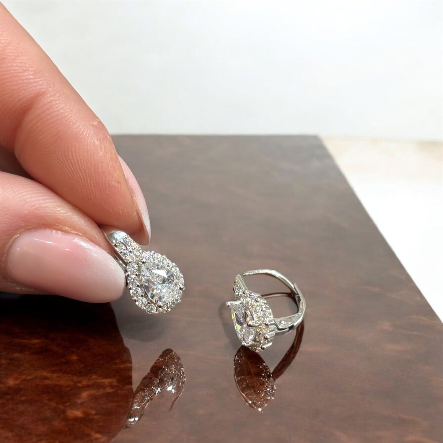 Orecchini goccia pendente in argento con zirconi - SIddharta