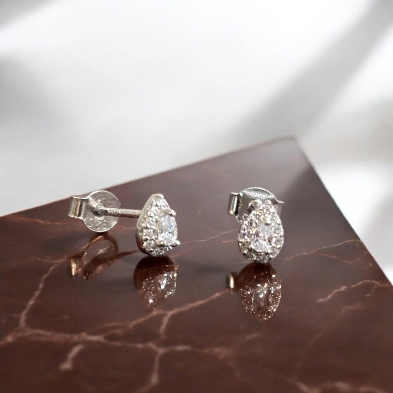 Orecchini punto luce goccia in argento 925 - SIddharta