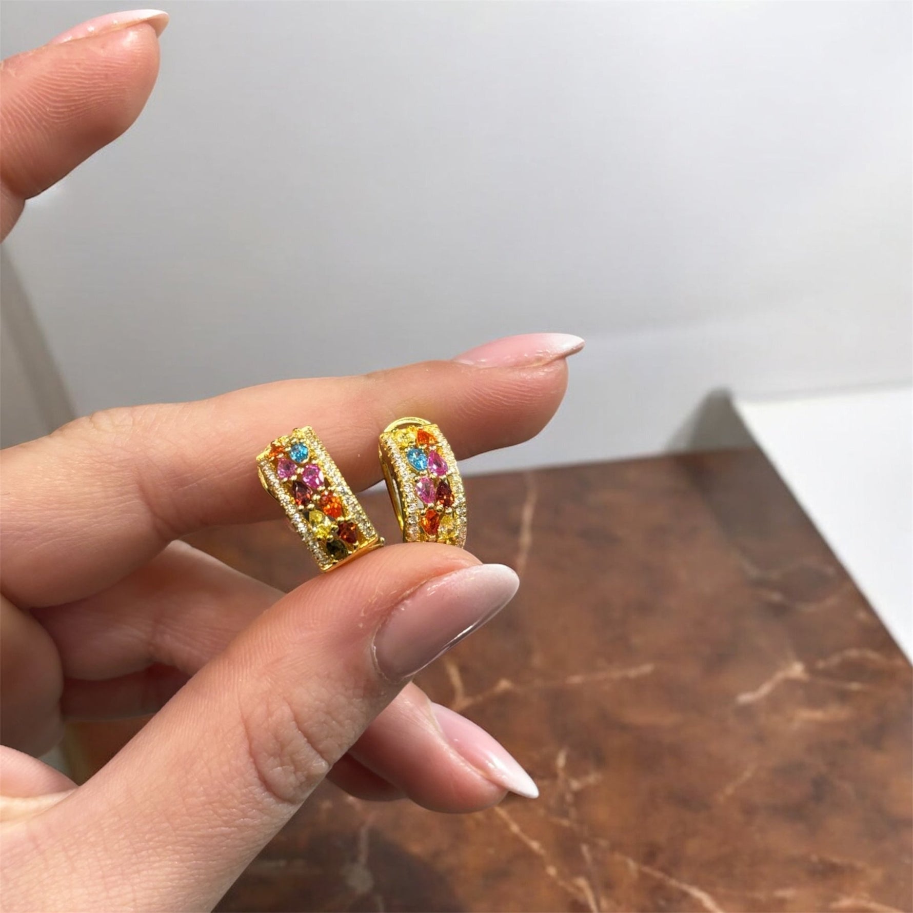 Orecchini semicerchio oro con zirconi colorati in argento 925 - SIddharta